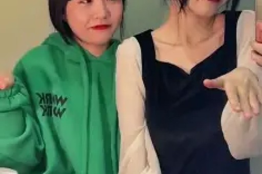 25岁男子猥亵20余名独行女性获刑8个月；“自己在淋雨却为小动物遮风挡雨”外卖小哥大雨中救断腿小狗感动无数网友｜三工晨报