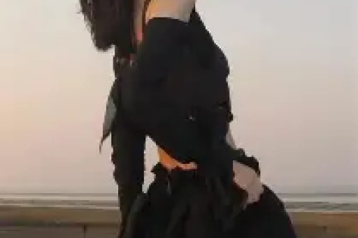 “中年翻红”被女星、富婆“”的瓜